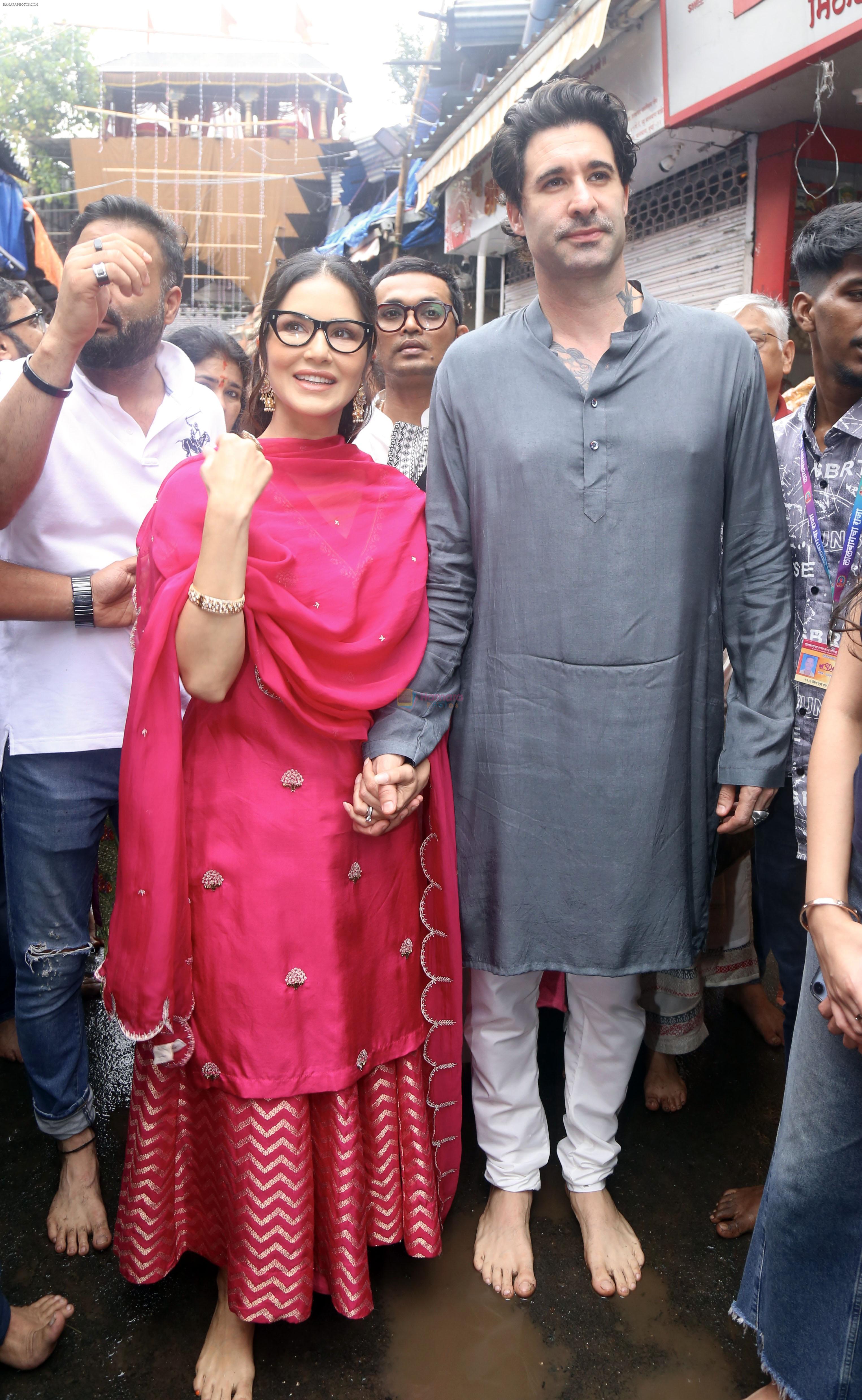 Sunny Leone, Daniel Weber visit Lalbaugcha Raja temple on 22nd Sept 2023