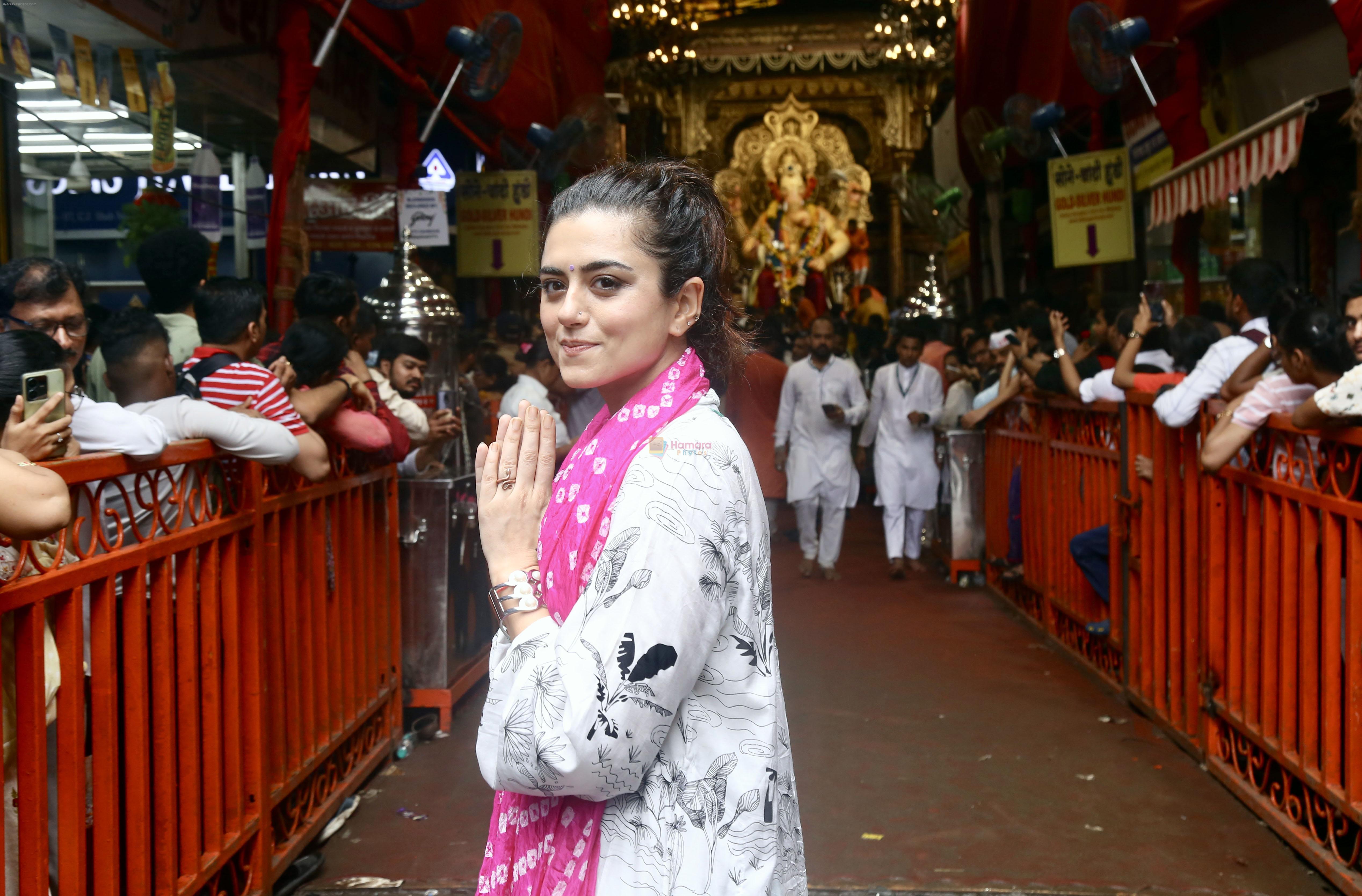 Riddhi Dogra visit Lalbaugcha Raja temple on 22nd Sept 2023