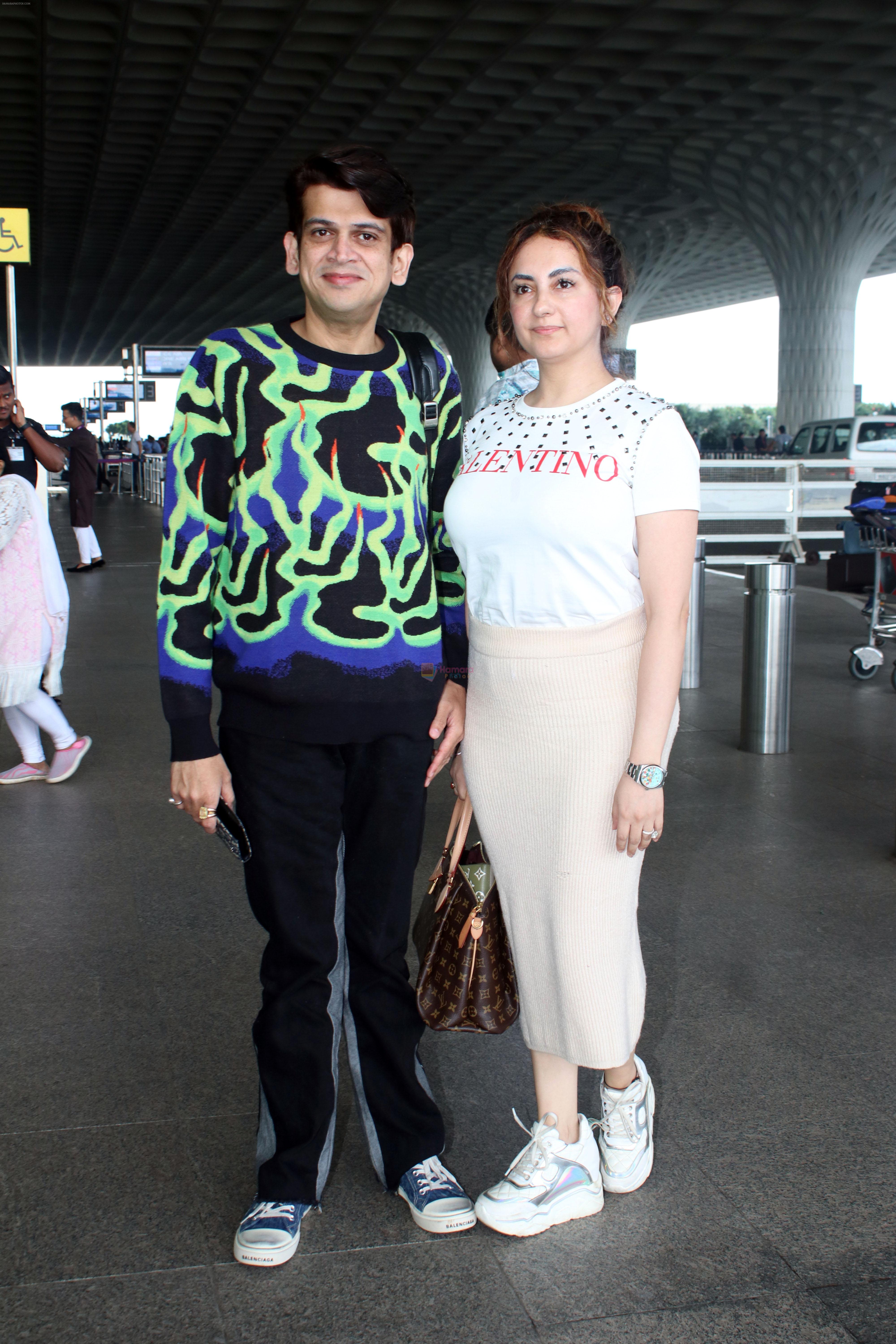 Rrahul Narain Kanal and Dollyy Chainani Kanal Spotted At Airport Departure on 26th Sept 2023