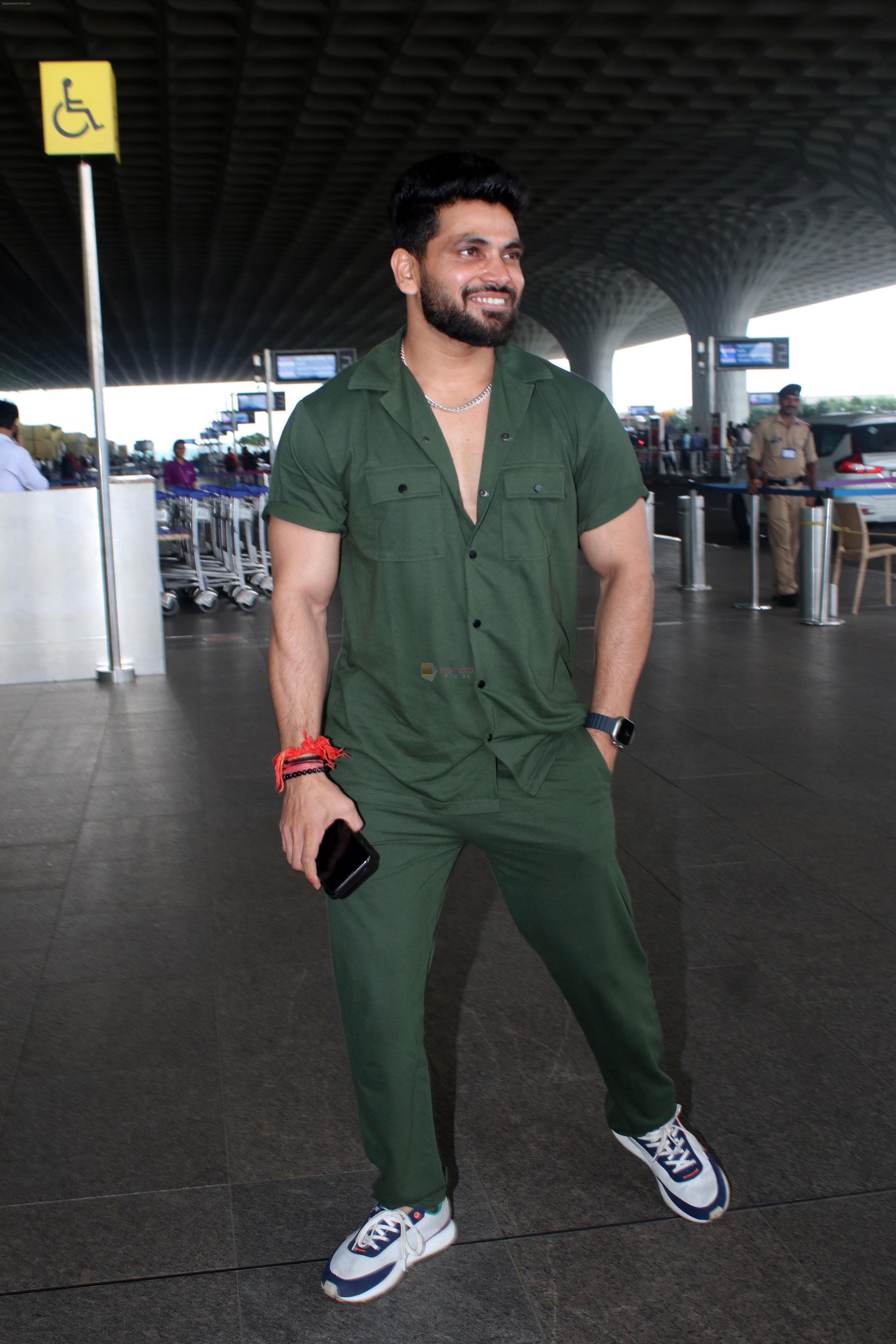 Shiv Thakare Spotted At Airport Departure on 27th Sept 2023