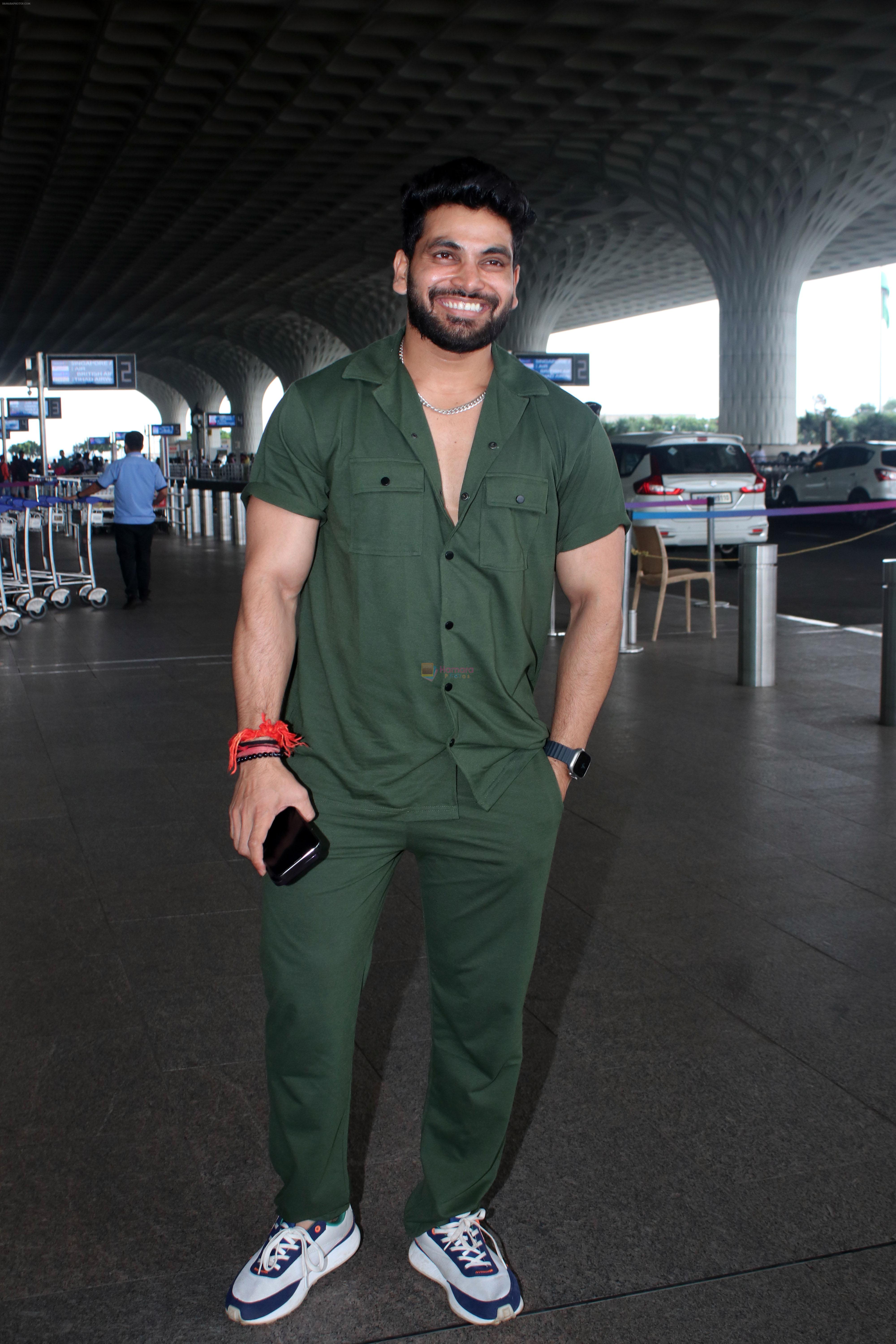 Shiv Thakare Spotted At Airport Departure on 27th Sept 2023