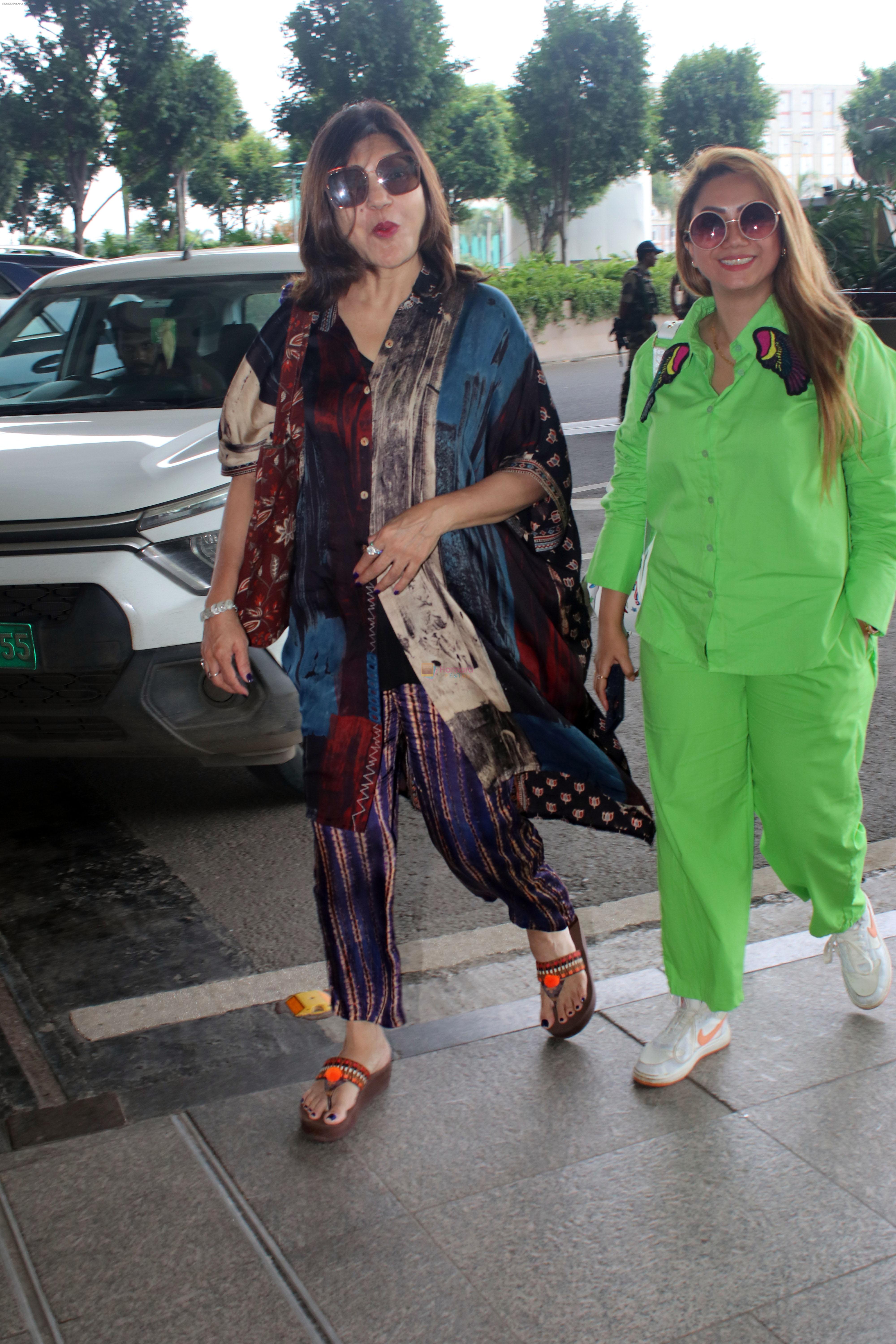 Alka Yagnik Spotted At Airport Departure on 30th Sept 2023