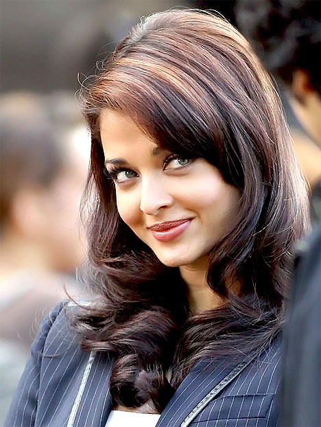 Aishwarya defends her miniscule appearance in Pink Panther 2