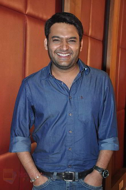 Kapil Sharma addresses media says would return in Andheri, Mumbai on 28th Sept 2013