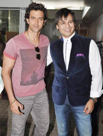 Vivek Oberoi with Hrithik Roshan at T-Series pooja in Mumbai on 19th Sept 2013