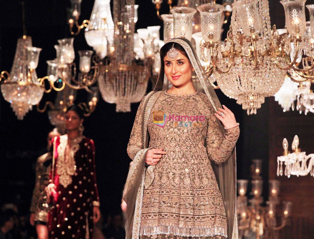 Kareena Kapoor Lakme Fashion Week 2016