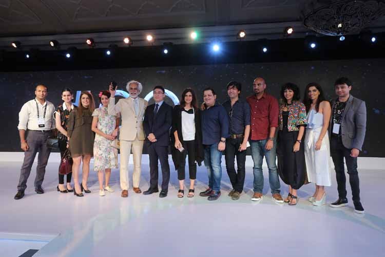 Mr. SUNIL SETHI, PRESIDENT, FDCI ANNOUNCES HUAWEI P9 AS OFFICIAL CAMERAPHONE FOR THE UPCOMING EDITION OF AMAZON INDIA FASHION WEEK IN PRESENCE OF FDCI DESIGNERS