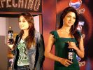 Kareena Kapoor & Priyanka Chopra Pepsi n6.jpg