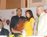 Preity Zinta And John Abraham Felicitated At Giants Day Awards- 2~0.jpg