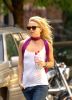 Kate Hudson cools off with a bottle of water-4.jpg