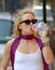Kate Hudson cools off with a bottle of water-6.jpg