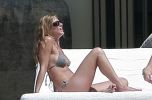 Jennifer Aniston enjoys the sun in Mexico in bikinis-5.jpg