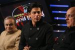 Anandji, Shahrukh Khan, Mahesh Bhatt at Jhoom India Reality Show (2).jpg
