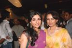 Soha Ali Khan, Sharmila Tagore at the premiere of Khoya Khoya Chand (1).jpg