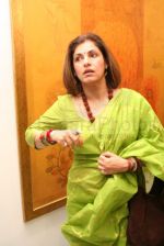 Dimple Kapadia at the Aura Art Exhibition at Nehru Centre, Worli on 29th Jan 2008 (29).jpg