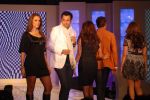 Rohit Roy, Rahul Dev, Amrita Arora, Kim Sharma and Neha Dhupia sizzle at Coutons Fashion Show on 29th Jan 2008 (62).jpg