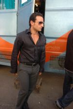 Saif Ali Khan at Race music launch on the sets of Amul Star Voice Chotte Ustaad in Film City on Feb 4th 2008 (15).jpg