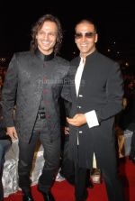 Vivek Oberoi,Akshaye Kumar at the MAX Stardust Awards 2008 on 27th Jan 2008 (40).jpg