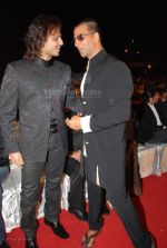 Vivek Oberoi,Akshaye Kumar at the MAX Stardust Awards 2008 on 27th Jan 2008 (42).jpg