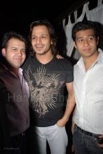 Vivek Oberoi at Bombay 72 east opening on 2nd Feb (33).jpg