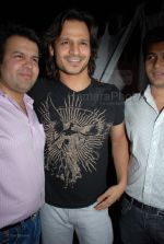 Vivek Oberoi at Bombay 72 east opening on 2nd Feb (38).jpg