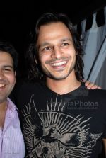 Vivek Oberoi at Bombay 72 east opening on 2nd Feb (41).jpg