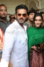 Suniel Shetty,Manna Shetty at Sanjay Dutt Wedding with Manyata (6).jpg