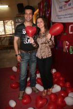 Aamir Ali and Sanjeeda spend their valentine with orphan kids of Muskan orphanage on Feb 13th 2008 (13).jpg