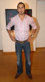 Dino Morea at Jeet Ganguly_s Exhibition.JPG