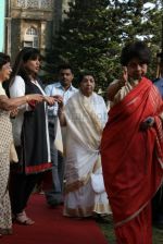 Lata Mangeshkar inaugurated Pichhwais of Shrinathji Exhibition (6).jpg