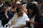 Lata Mangeshkar, Usha Mangeshkar at inauguration of Pichhwais of Shrinathji Exhibition (11).jpg