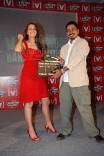 Neha Dhupia at India_s first live Bolywood flick launch by Channel V at Joss, kalaghoda on Feb 21st 2008 (46).jpg