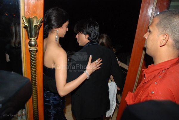 Deepika Padukone, Shahrukh Khan at Farah Ali Khan Bash at Blings in Hotel The Leela on 23rd Feb 2008