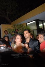 Bipasha Basu, John Abraham at 53rd Annual Filmfare Awards at Yashraj Studios on 23rd Feb 2008 (17).jpg