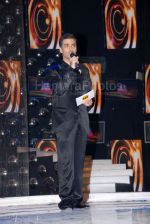 Karan Johar at Fair one Filmfare 2007 in Mumbai_s plush Yashraj Studio on the 23rd Feb 2008 (135).jpg