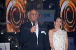 Yash Chopra,Karishma Kapoor at Fair one Filmfare 2007 in Mumbai_s plush Yashraj Studio on the 23rd Feb 2008 (103).jpg