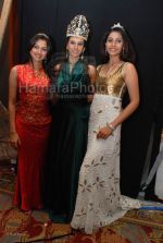 Pooja Kanwal, Shagun Sarabhai and Divya Parameshwaran at Miss India Worldwide bash hosted by HT City and Tijori Ent in JW Marriott on Feb 28th 2008(11).jpg