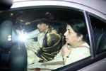 Asha Bhonsle, Lata Mangeshkar at Chief Minister Vilasrao Deshmukh son, Amit_s wedding with TV actress Aditi Pratap Ghorpade in Mahalaxmi Race Course on 29th feb 2008 (4).jpg