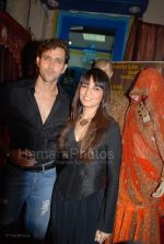 Hrithik Roshan,Neeta Lulla at Neeta Lulla_s store with the team of Jodhaa Akbar in Khar on March 1st 2008(35).jpg