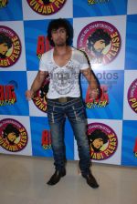 Sonu Nigam records song Punjabi Please with winners of Big 92.7 FM in Big Fm studios on March 3rd 2008(4).jpg