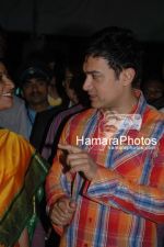 Aamir Khan at Sixteen Nine International Film Festival in Pravin Gandhi college of management on March 4th 2008(7).jpg