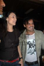 Gauri,Yash Tonk at Makrand Deshpande_s birthday in RIO lounge on March 5th 2008(13).jpg