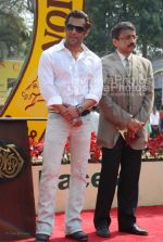 Salman Khan at CN Wadia Cup  in Mahalaxmi Race Course on March 9th 2008(10).jpg