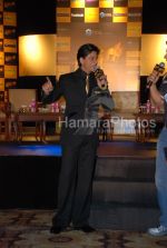 Shahrukh Khan at launch of Kolkata Knight Riders in Taj Lands End on 13 March 2008 (9).jpg
