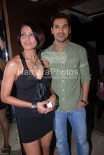 John Abraham, Bipasha Basu at the launch of WATSON FITNESS in Khar Danda on March 13th 2008(6).jpg