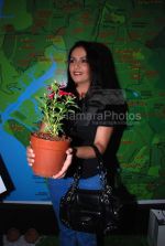 Gracy Singh promotes Green Mumbai in Inorbit Mall on 16th March 2008 (10).jpg