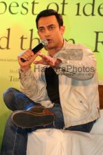 Aamir Khan at the Madison Innovation foundation event in Hilton on March 19th 2008(23).jpg