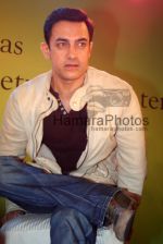 Aamir Khan at the Madison Innovation foundation event in Hilton on March 19th 2008(3).jpg
