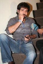 Emraan Hashmi at the Jannat press meet to announce the association with Percept in Percept office on March 19th 2008(26).jpg