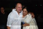 Anupam Kher with Kiron Kher at the Summer 2007 first look in The Club on March 25th 2008(7).jpg